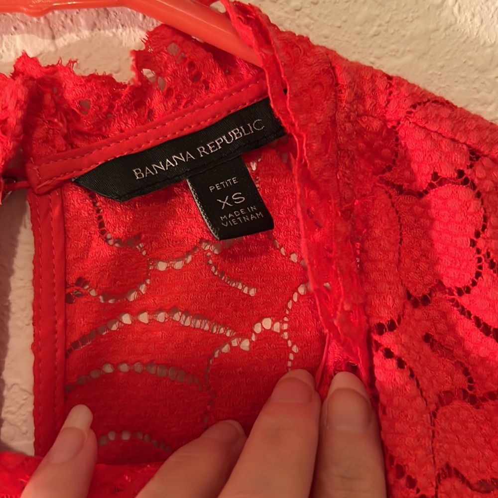 Banana Republic sleeveless lacy shell top - Picture 4 of 10